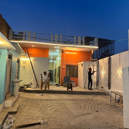 Shakuntala Guest House Ayodhya Exteriör bild