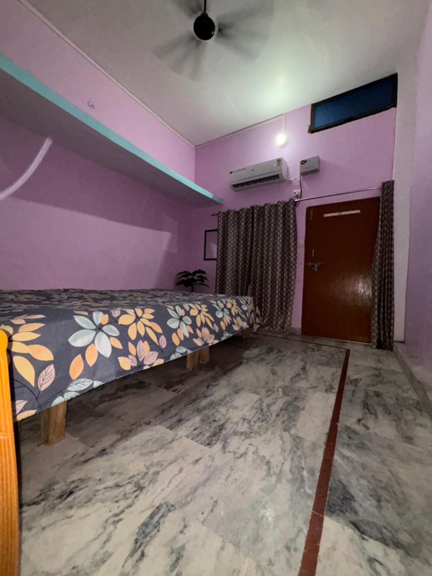 Shakuntala Guest House Ayodhya Exteriör bild