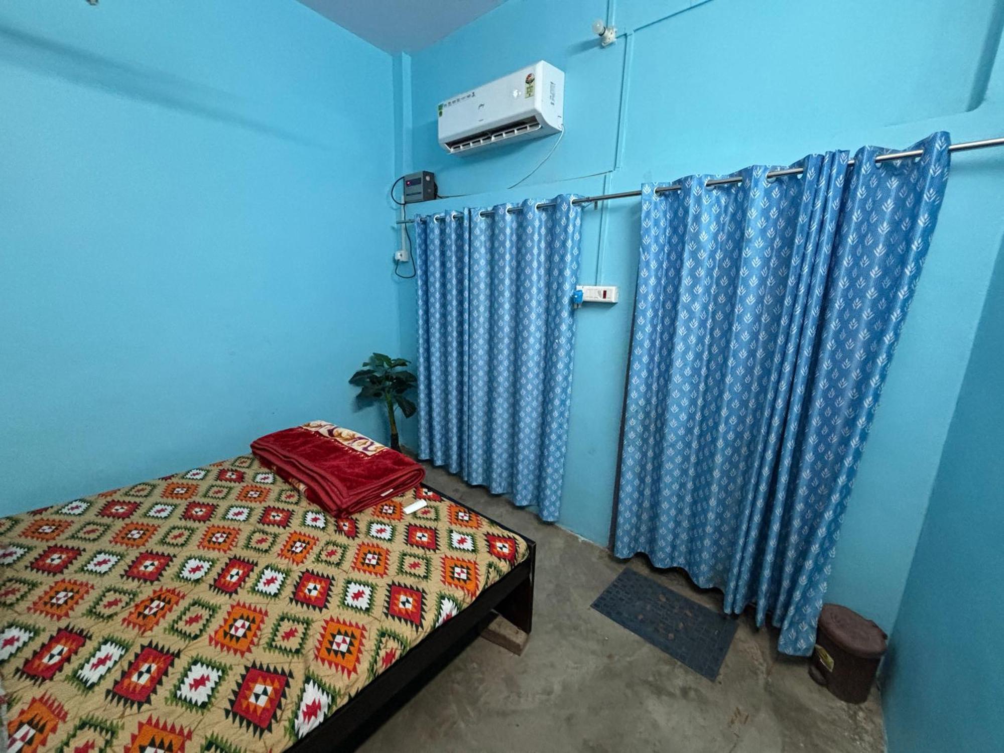 Shakuntala Guest House Ayodhya Exteriör bild