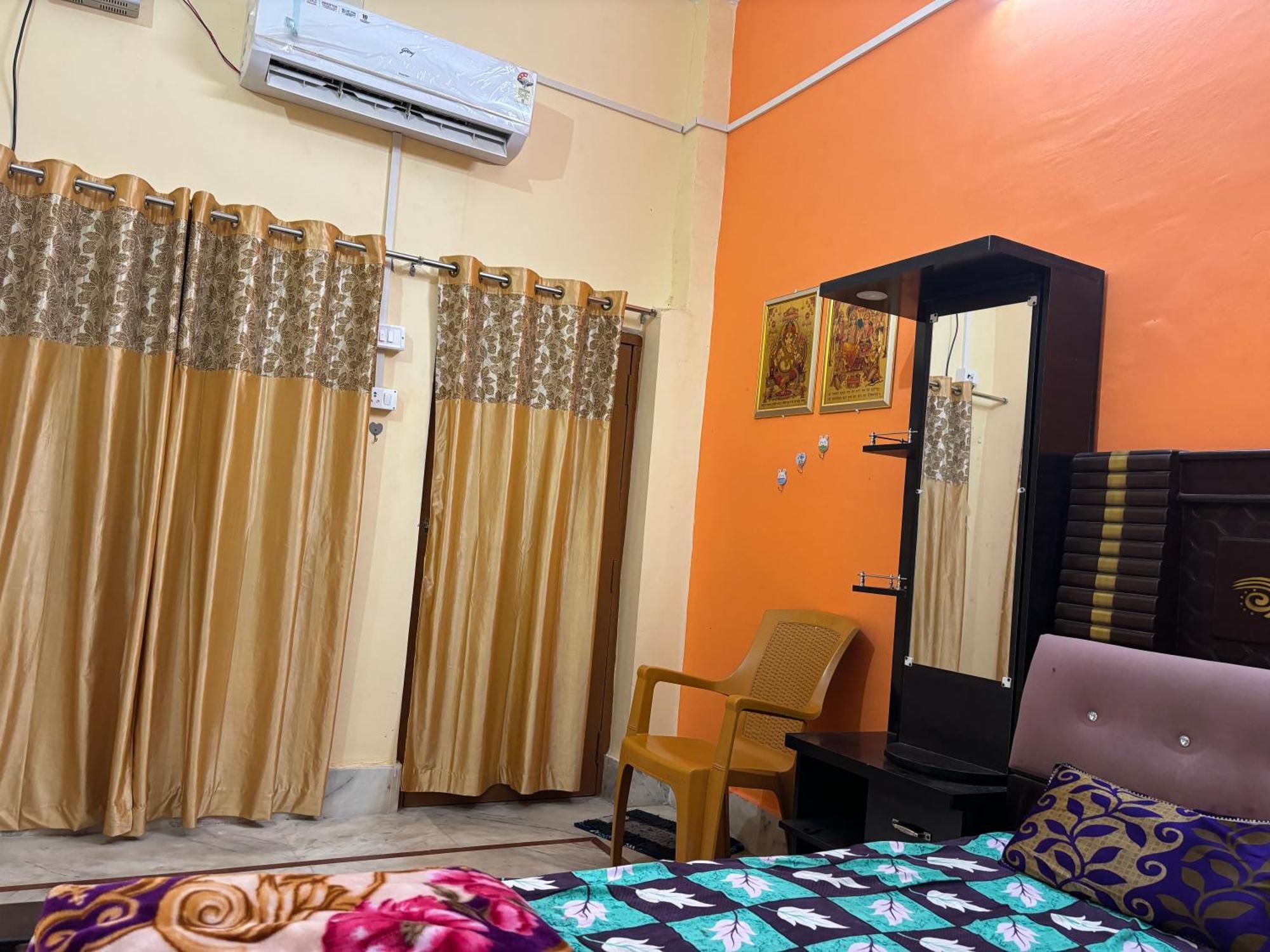 Shakuntala Guest House Ayodhya Exteriör bild